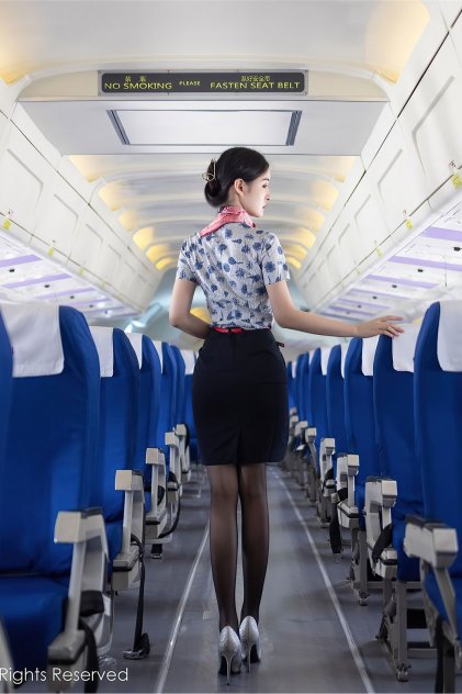 国产AV人人夜夜澡人人爽麻豆