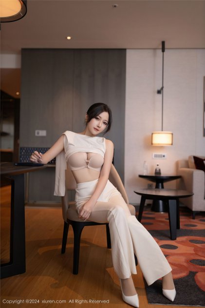 男人边吃奶边摸下边视频(男人边吃奶边摸下边视频网站APP)